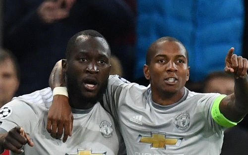 ĐIỂM NHẤN CSKA 1-4 M.U: Lukaku không thể ngừng ghi bàn. Martial xuất sắc, rê bóng quá hay
