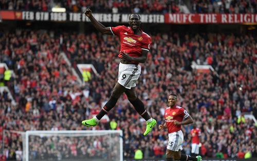 Lukaku ghi bàn liên tục, đã san bằng thành tích của huyền thoại M.U
