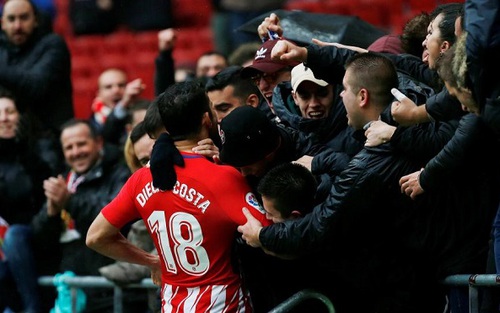 Diego Costa gây sốt vì ghi bàn và bị đuổi chỉ trong 60 giây ở lần tái xuất Liga