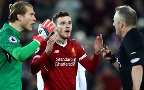 Các trọng tài 'náo loạn', Klopp và Van Dijk bức xúc vì 2 quả 11m ở trận Liverpool - Tottenham