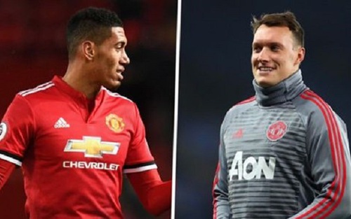 Mourinho quyết thay máu hàng thủ, bán cả Phil Jones lẫn Chris Smalling