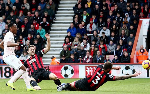 ĐIỂM NHẤN Bournemouth 1-2 M.U: Không thể cản Martial ghi bàn. Hàng thủ của M.U vẫn cực tệ