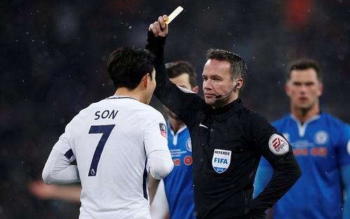 VAR gây náo loạn về tỉ số. HLV Pochettino nổi giận. CĐV Spurs phát điên!