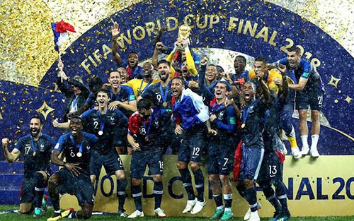 Bóng đá thế giới, một năm nhìn lại: Đặt tháp Eiffel lên sân khấu bóng đá