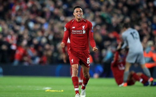 Trent Alexander-Arnold gây sốt với pha đá phạt góc thiên tài khiến Barca ôm hận