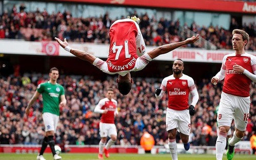 VIDEO Arsenal 1-1 Brighton: "Pháo thủ" chỉ còn 0,1% cơ hội dự Champions League