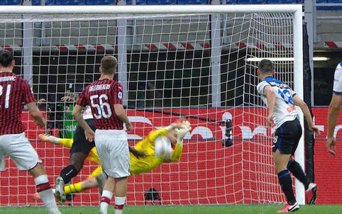 AC Milan 1-1 Atalanta: Donnarumma cản 11m, Calhanoglu lập siêu phẩm đá phạt