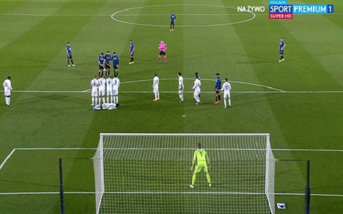Atalanta gây sốt với pha dàn xếp đá phạt thành bàn vào lưới Real