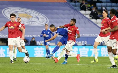 Leicester đã phơi bày sai lầm chuyển nhượng của MU