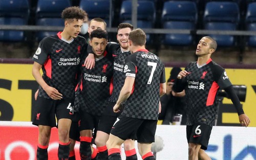 Burnley 0-3 Liverpool: Firmino lại ghi bàn, Liverpool trở lại Top 4