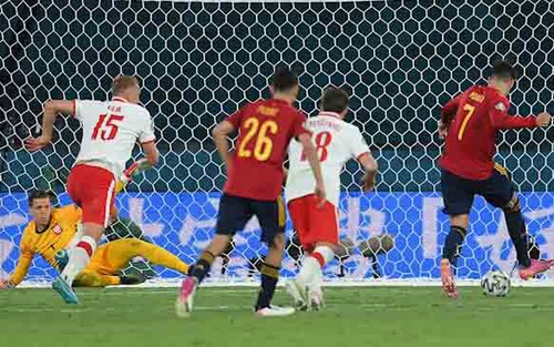 Báo Tây Ban Nha: Luis Enrique ở trong mớ hỗn độn, phải đá trận sinh tử với Slovakia