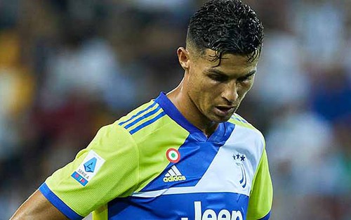 Ronaldo dành 40 phút để tạm biệt đồng đội ở Juventus