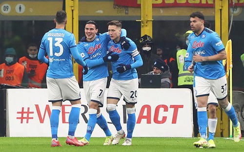 AC Milan 0-1 Napoli: VAR khiến Milan ôm hận, Napoli vươn lên vị trí nhì bảng