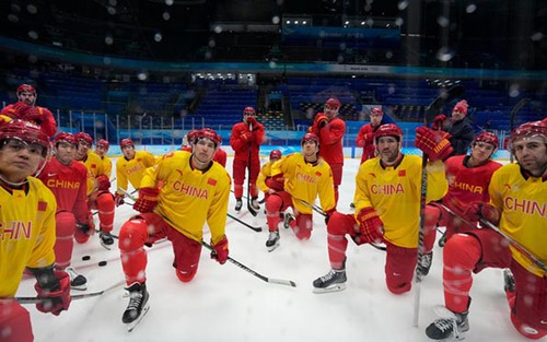 Hockey Trung Quốc thua đậm ở Thế vận hội mùa Đông dù có 14 cầu thủ nhập tịch