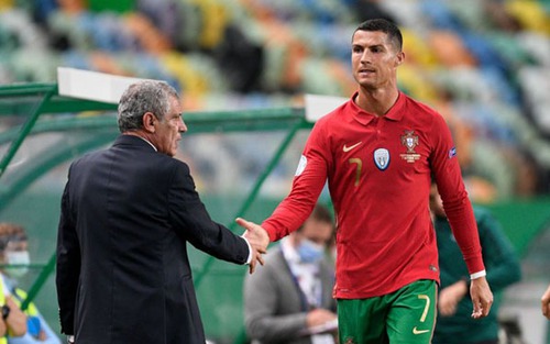 Ronaldo đã trở thành 'vấn đề chính trị' của đội tuyển Bồ Đào Nha