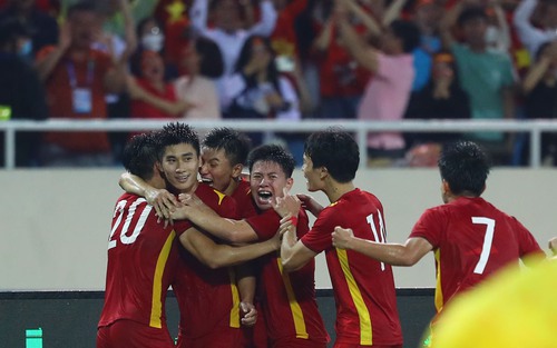 Cựu tuyển thủ Lê Quốc Vượng: 'Cảm ơn ông Park, cảm ơn những chàng trai tuổi đôi mươi'