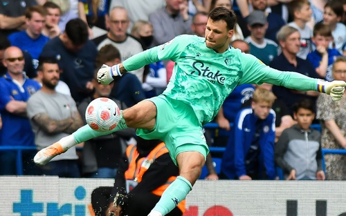Bóng đá hôm nay 23/6: Ronaldo gửi 'chiến thư' cho U19 Việt Nam. MU nhắm thủ môn Watford