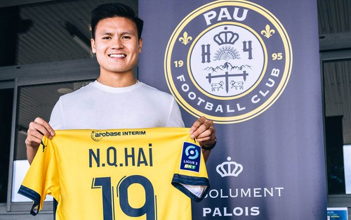 CĐV Pháp gọi Quang Hải là 'hoàng tử bé' khi cập bến Pau FC