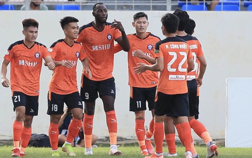 Hà Nội FC bất ngờ thua SHB Đà Nẵng, Bình Dương thắng nghẹt thở