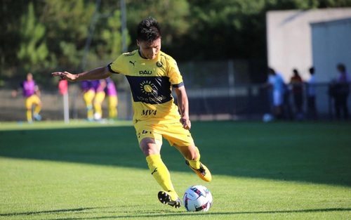 Quang Hải khiến báo Pháp phát sốt sau lần ra sân thứ 2 cho Pau FC