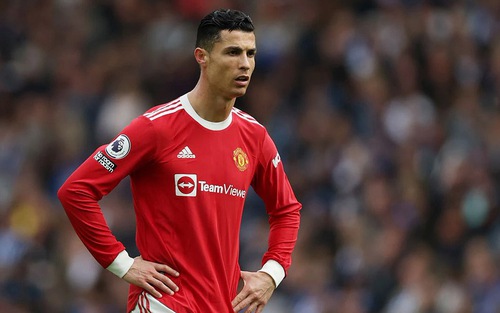 Ronaldo muốn rời MU: Vì mẹ, vì bạn gái, và vì... Messi