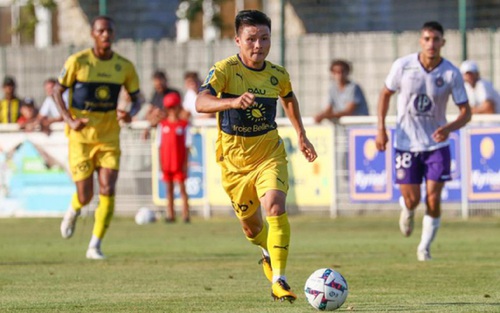Chơi 30 phút, Quang Hải vẫn được chấm điểm cao nhất Pau FC
