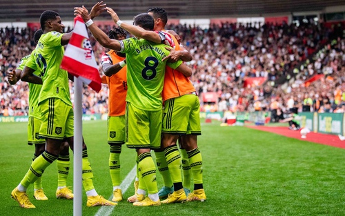 Southampton 0-1 MU: Bruno Fernandes tỏa sáng, giúp MU thắng 2 trận liên tiếp