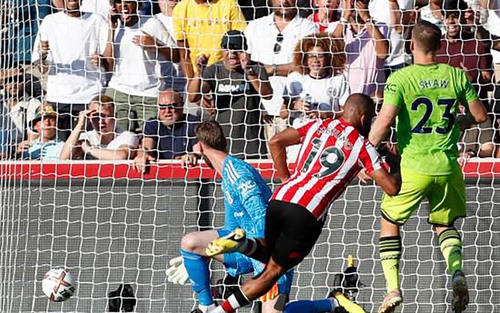 Brentford 4-0 MU: De Gea mắc sai lầm khó tin, HLV Ten Hag xác lập kỷ lục tồi tệ