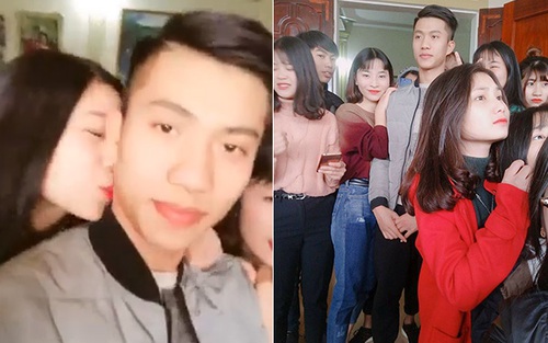 Phan Văn Đức về nhà, 'bị' hàng loạt fan nữ bao vây, ôm hôn say đắm