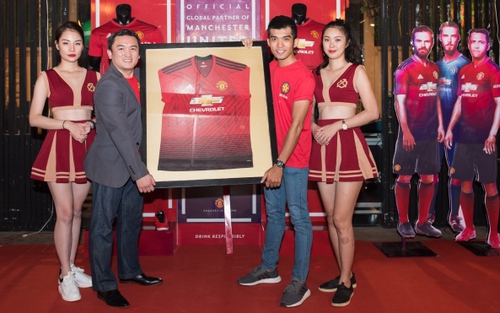 Dwight Yorke của MU trở lại Việt Nam, MUSVN ra mắt bài hát của Hội