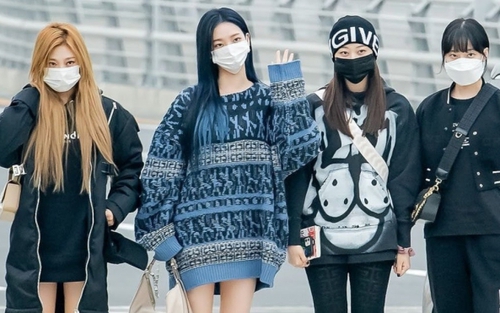 Đo phong độ thời trang sân bay của các idol K-pop: Aespa, ITZY, IZ*ONE