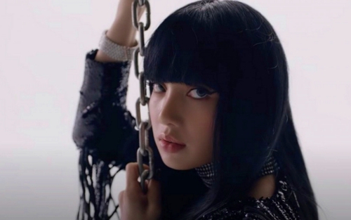 Lisa Blackpink lập thành tích 'khủng' nhất lịch sử K-pop với 'Money'