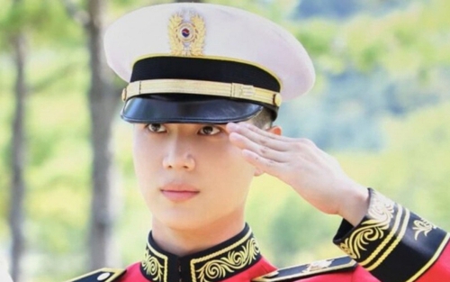 Taemin SHINee chuyển nghĩa vụ do sức khỏe tâm thần ngày càng tồi tệ