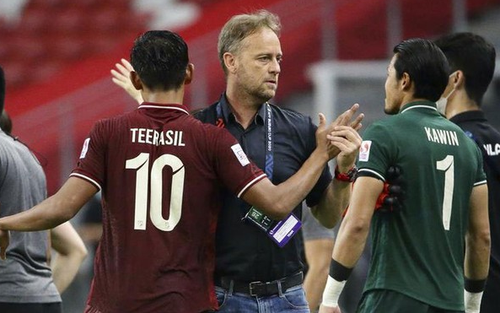 Bóng đá Việt Nam hôm nay: Trọng Hoàng chia tay Viettel. HLV Thái Lan tin vào phong thủy