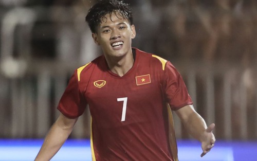 Kết quả Việt Nam 4-0 Singapore: Quang Hải vắng mặt, tuyển Việt Nam vẫn thắng đậm