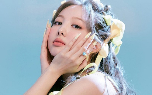 ‘Im Nayeon’ quán quân iTunes, cô nàng Twice nhất định không mặc nhiều trang phục đẹp vì lý do này