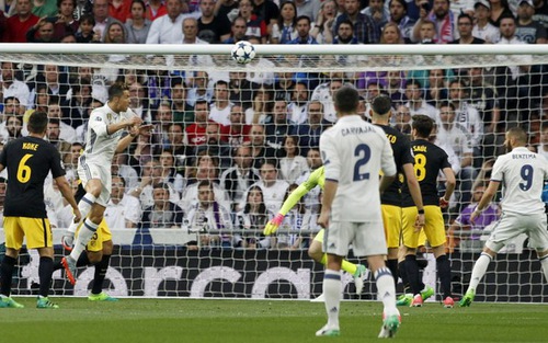 Báo chí thế giới: Ronaldo đến từ sao Hỏa, chắc chắn giành Quả bóng Vàng