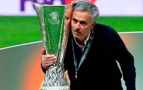 Man United mua sắm quyết liệt nhưng liệu có giải quyết được vấn đề lớn nhất?
