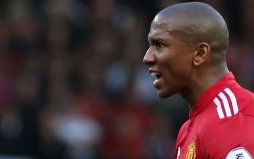 Thật bất ngờ, Ashley Young lại là hậu vệ trái tốt nhất của Mourinho