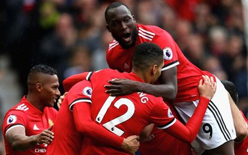 'Mourinho sẽ lại dùng xe bus 2 tầng chống Liverpool'