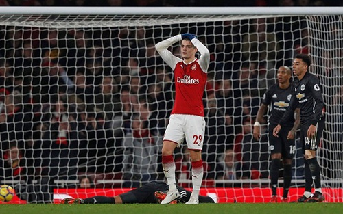 Wenger tức giận: 'Arsenal quá yếu đuối, đã tự sát ngay từ đầu trận đấu'