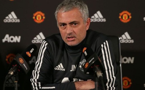 CẬP NHẬT sáng 24/12: Mourinho chỉ trích gay gắt cầu thủ M.U. Zidane chỉ còn một cách tránh bị sa thải