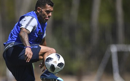 Carlos Tevez tiết lộ đi... nghỉ mát 7 tháng ở Thượng Hải để kiếm 34 triệu bảng