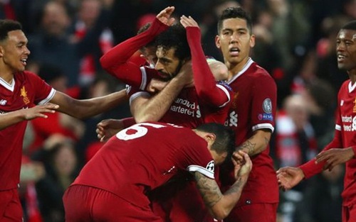 Van Persie bị fan M.U coi là kẻ phản bội vì... khen ngợi Salah
