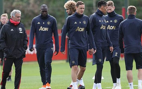 Mourinho: Một số cầu thủ thờ ơ với cuộc khủng hoảng ở M.U