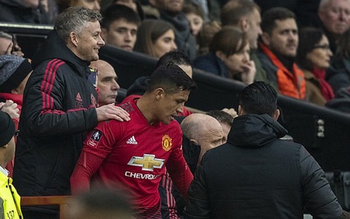 Alexis Sanchez lại chấn thương: Đang vui thì đứt dây đàn...
