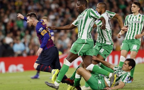 Leo Messi lại tỏa sáng: Bây giờ, tìm ra lời ca ngợi Messi là một... cực hình