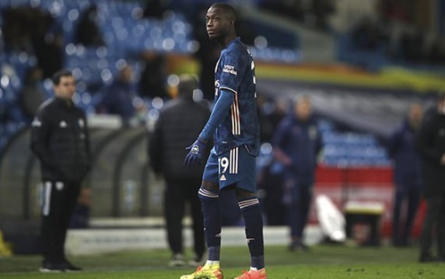 Nicolas Pepe xin lỗi đồng đội và người hâm mộ Arsenal