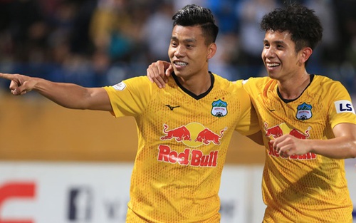 HAGL dẫn đầu V-League với ‘Người đặc biệt’ Kiatisuk