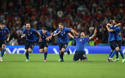 Ý vào chung kết EURO 2021: Sức mạnh của tinh thần lao động bền bỉ